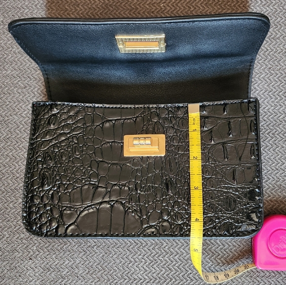 Black and Gold Alligator Print Crossbody Purse NWOT - Picture 7 of 9